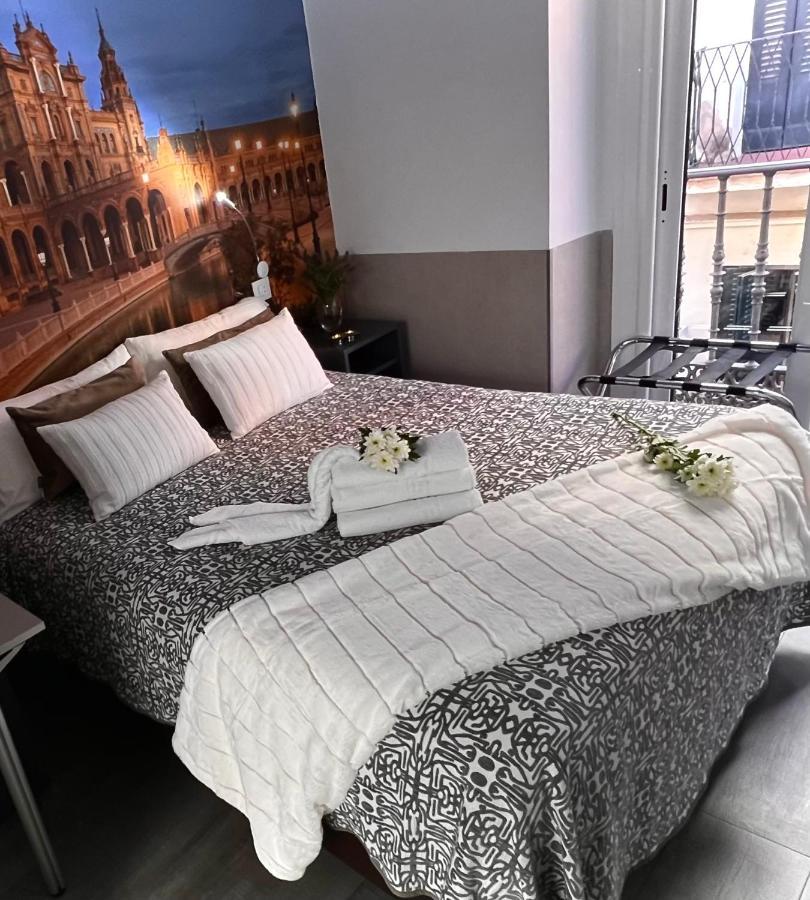 Hostal Paco'S Sevilla Dış mekan fotoğraf A bedroom at the hotel