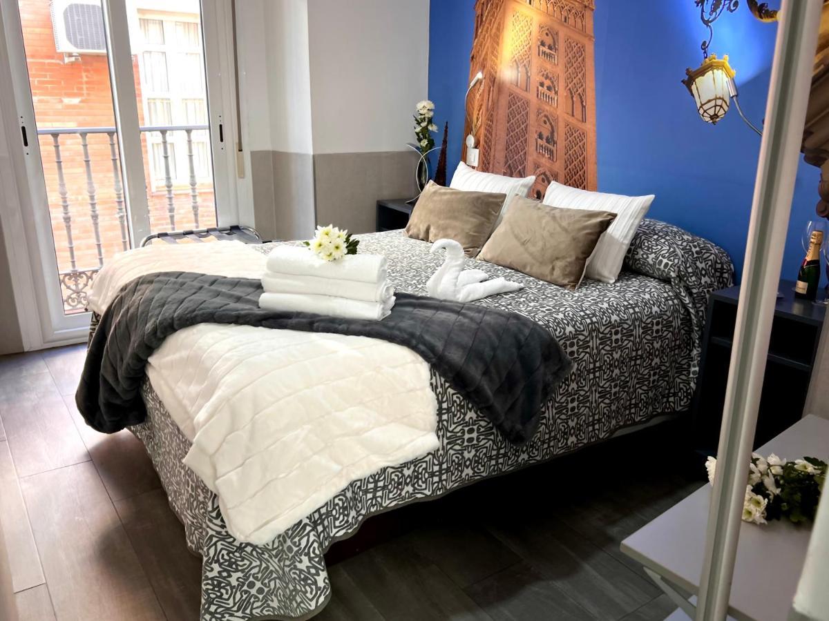 Hostal Paco'S Sevilla Dış mekan fotoğraf A bedroom