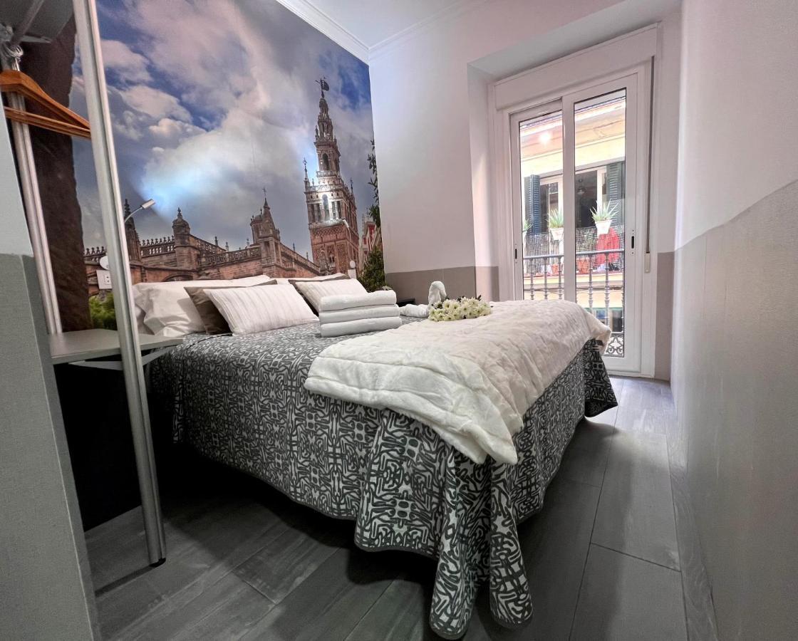 Hostal Paco'S Sevilla Dış mekan fotoğraf A room at the hotel