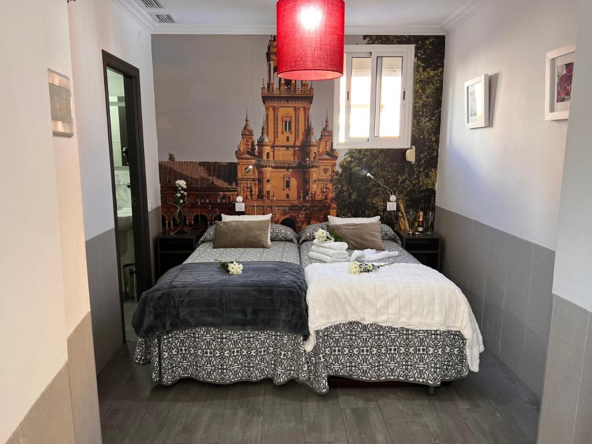 Hostal Paco'S Sevilla Dış mekan fotoğraf A room at the hotel